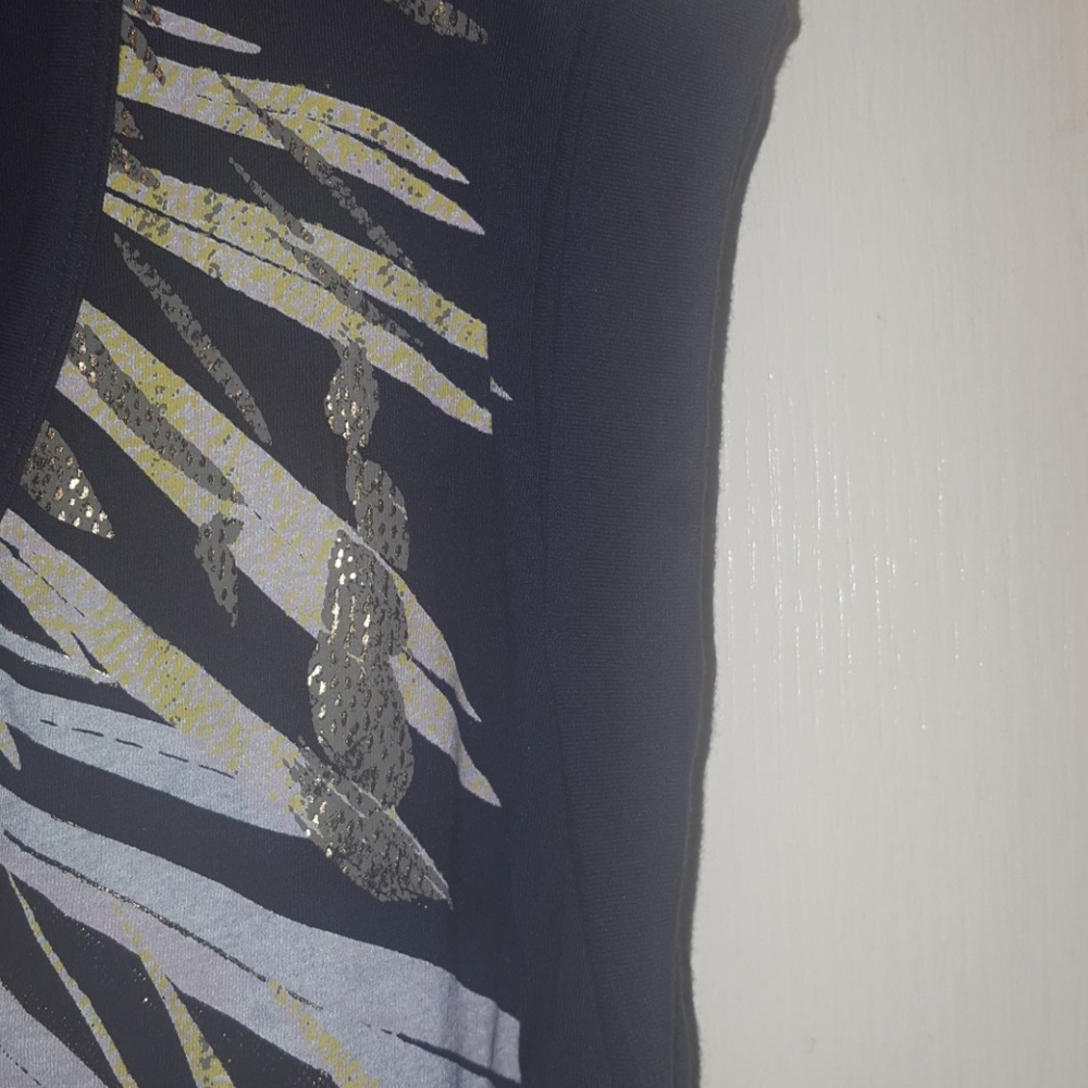 Tee - Picture 3 of 4